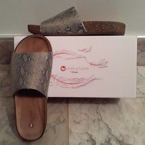 NWB Clarks Unstructured Slides Rosilla Hollis Sage Snake Size 5.5 M